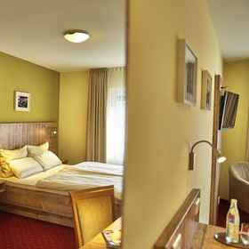 Room1Hotel Zum Blauen Hecht,施塔姆哈姆飯店
