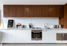 อื่นๆ 5 Ella, 1BDR Melbourne Apartment