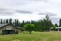 Lain-lain Vineyard Barn House