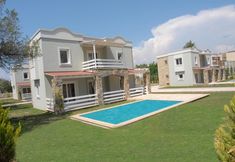 Others 3 Villa Torba