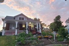 Others Serene Niagara Inn