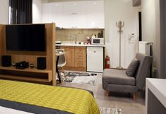 Others 4 Mousas Studio Apt Must