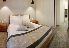 Others 3 Alpinia Deluxe Apt Must