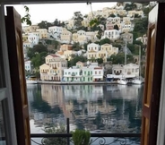 Lain-lain 4 Symi Port View Apartment