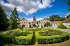 其他 Pałac i Folwark Galiny