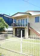 Primary image Spacious 2-Storey Home By The Bay: Sleeps 12