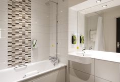 Others 3 Premier Inn Reading Gateway