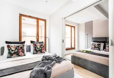 Others 5 Penthouse Harmonica - LoftAffair