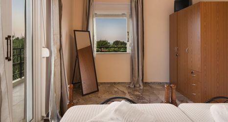 อื่นๆ 2 Sirens House