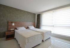 Others 4 Aqua Suit 2