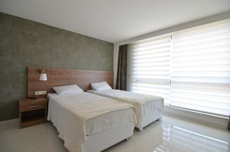 Others 4 Aqua Suit 2