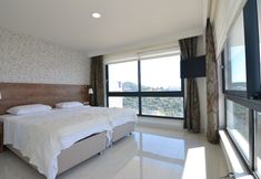 Others 5 Aqua Suit 2