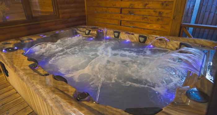 Lainnya Brook Barn with Sauna & Hot Tub