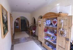 Others 7 Pension Heidi