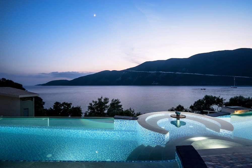 Room rate Sappho Boutique Suites Dimos Lefkada from 06 03 2024