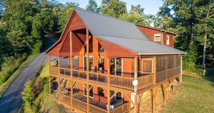 Lainnya NFL Sunday Ticket - The Blue Ridge Mountain Top Cabin