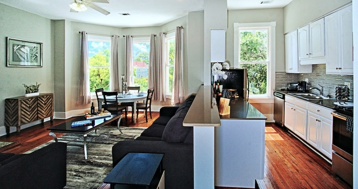 อื่นๆ 2 Bed Home in Downtown Savannah