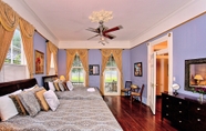 อื่นๆ 6 3 BR Victorian Stunner on Forsyth Park