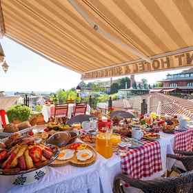 Breakfast area 1 ベスト グループ アパートメンツ & スイーツ, エミノニュ ホテル