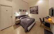 Others 6 Napoli Squares Suites