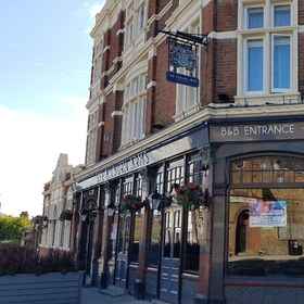 Primary image 1 Kilburn Arms, West Hampstead Hotels