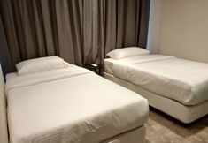 기타 3 Expressionz Professional Suites by iHost Homes