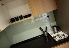 기타 4 Expressionz Professional Suites by iHost Homes