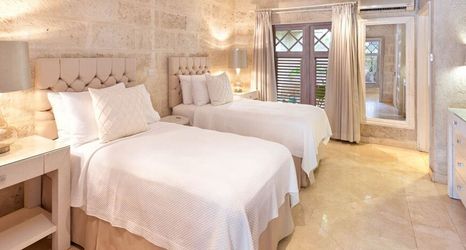 Others 2 Bluff House