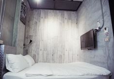 Others 6 You Worth It Inn