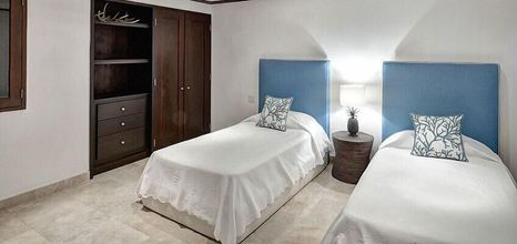 Others 4 Coral Cove 8 - Condo Life's A Beach