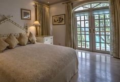 その他 2 Old Trees 201 - The Casuarinas