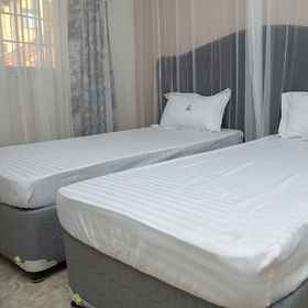 Room 1 Villa Karibu, Jinja Hotels