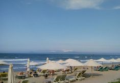 Others 2 Yellow Daisy Villa