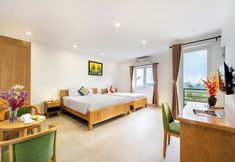 Others 3 Yellow Daisy Villa