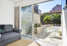 Others 4 Pause Apartments