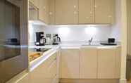 อื่นๆ 6 Bright 2 Bedroom Flat in Park Royal