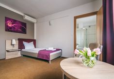 其他 4 Hotel Forum