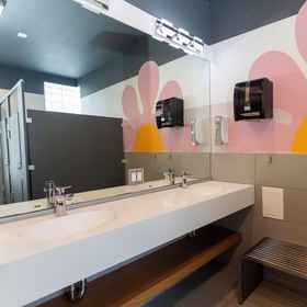 Primary image 1 Chicago Parthenon Hostel, Chicago Hotels