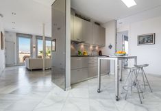 Others 7 Puerta del León