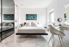 Others 3 Puerta del León