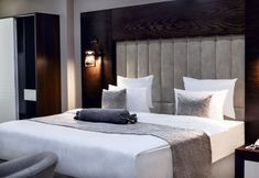 Lain-lain 5 Parallel Hotel