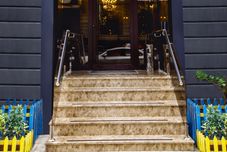 Lain-lain Parallel Hotel