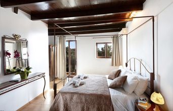 Others 4 disCrete Villa Triopetra