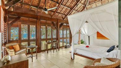 Others 4 House of Palms