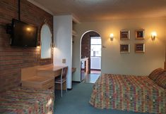 Others 2 Arden Motel