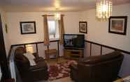 Lainnya 7 Birchenfields Family Friendly Cottages, Play Barn for all Ages and Summer Hous