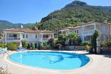 其他 Thera Apartments 8