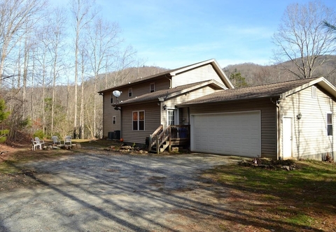 Others Comfortable Mountain Home near Everything yet Private