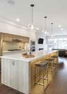 Primary image New Luxury Townhome 27