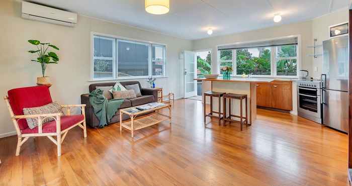 Lainnya Sunny Grey Lynn Holiday Home